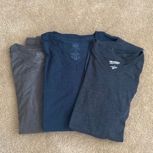 Men’s vneck cotton tee